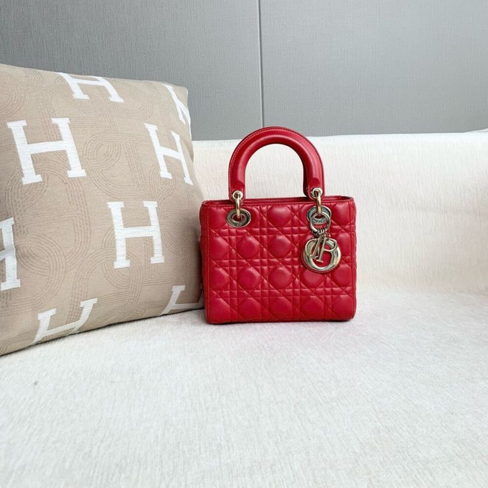 Dior Women Pre-Loved Bag Very Good Condition - Picture 2 of 9